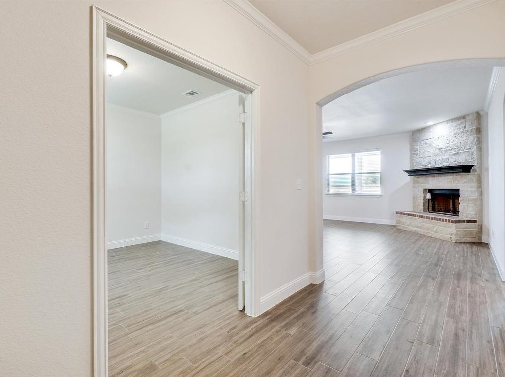 332 Sanger Dr, Springtown TX 76082-5733 exterior