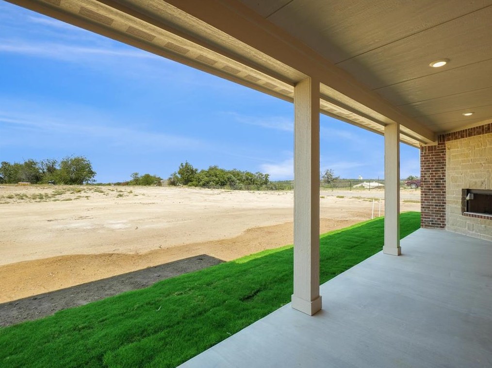 332 Sanger Dr, Springtown TX 76082-5733 exterior