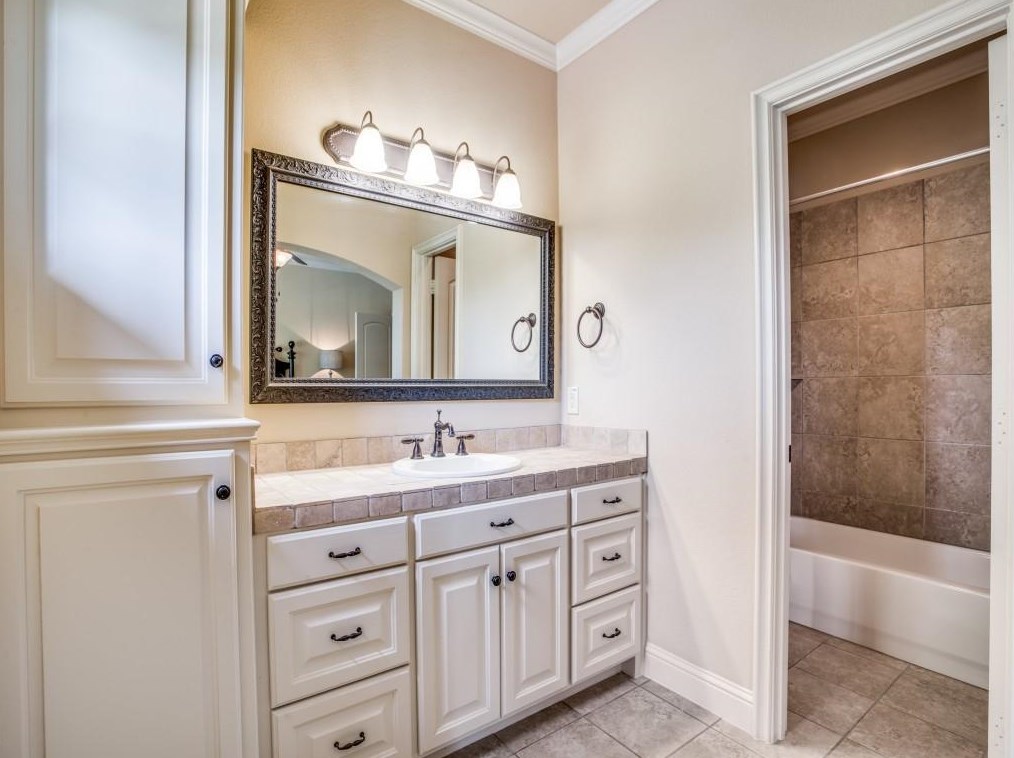 5436 Longview St, Dallas TX 75206-5606 exterior