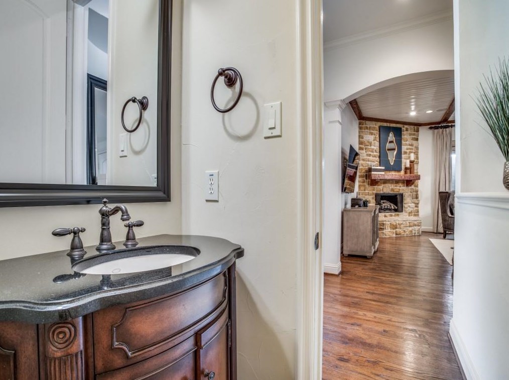 5436 Longview St, Dallas TX 75206-5606 exterior