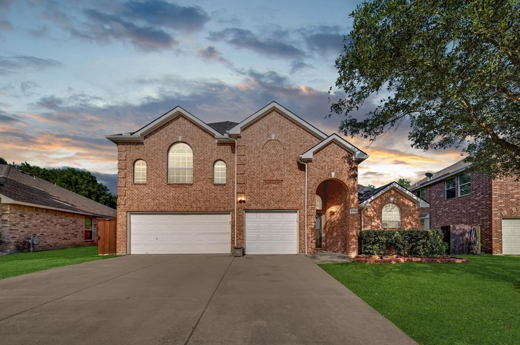 2008 Pinenut Dr, Mesquite, TX 75181-2900