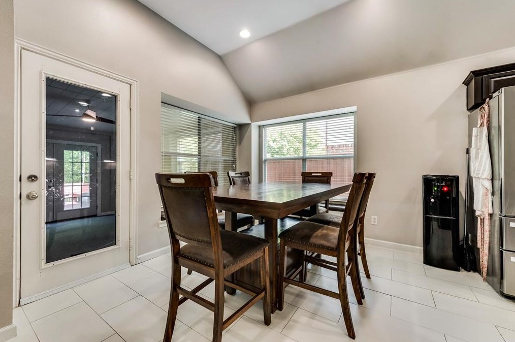 2008 Pinenut Dr, Mesquite TX 75181-2929 exterior