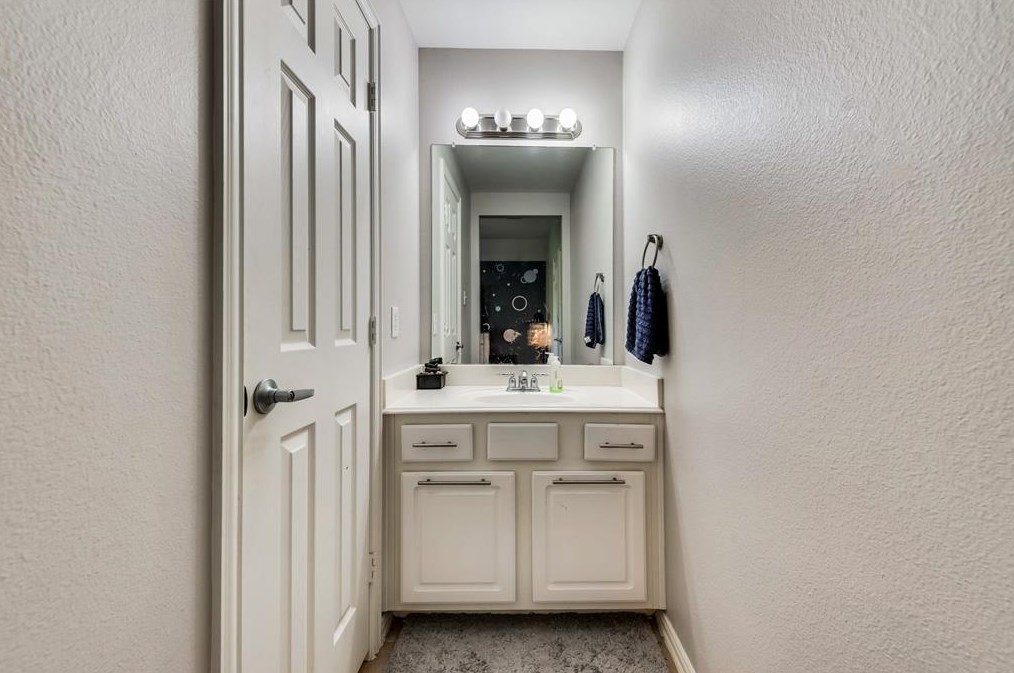 2008 Pinenut Dr, Mesquite TX 75181-2929 exterior