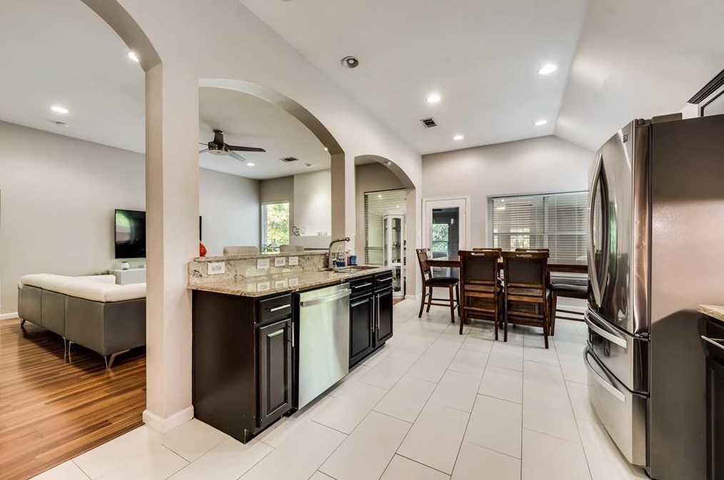 2008 Pinenut Dr, Mesquite TX 75181-2929 exterior