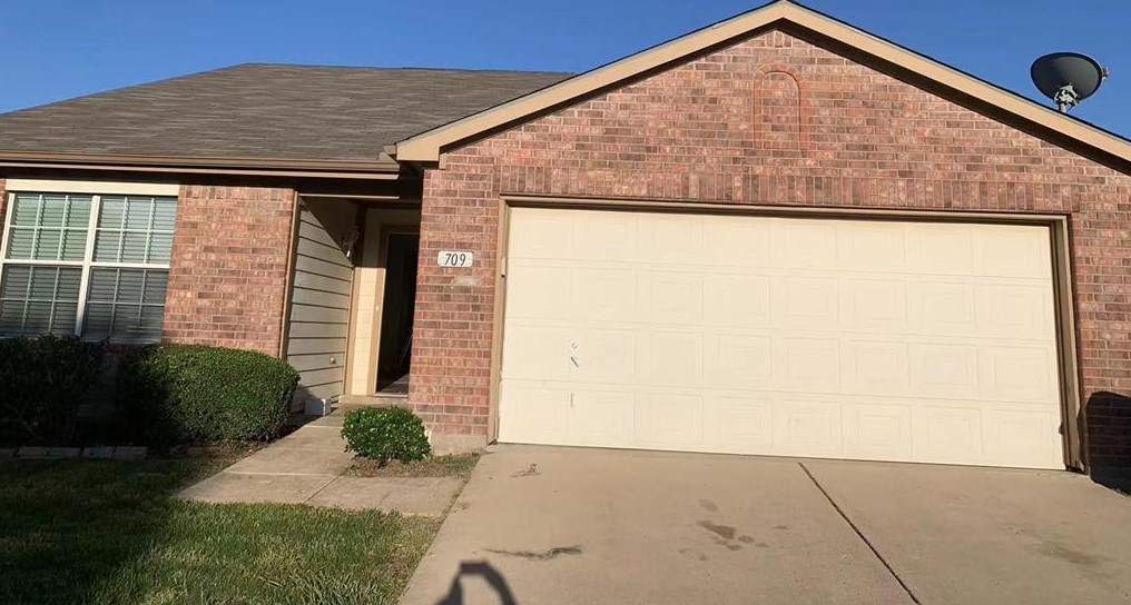 709 Cactus Trl, Aubrey, TX 76227