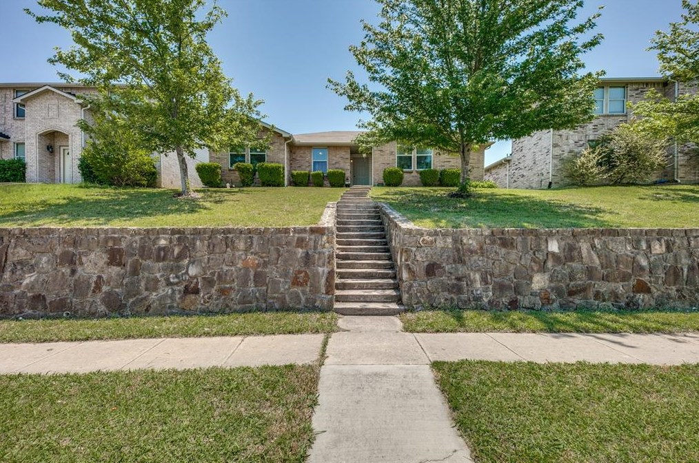 1304 Dawson Way, Mesquite, TX 75181-2693