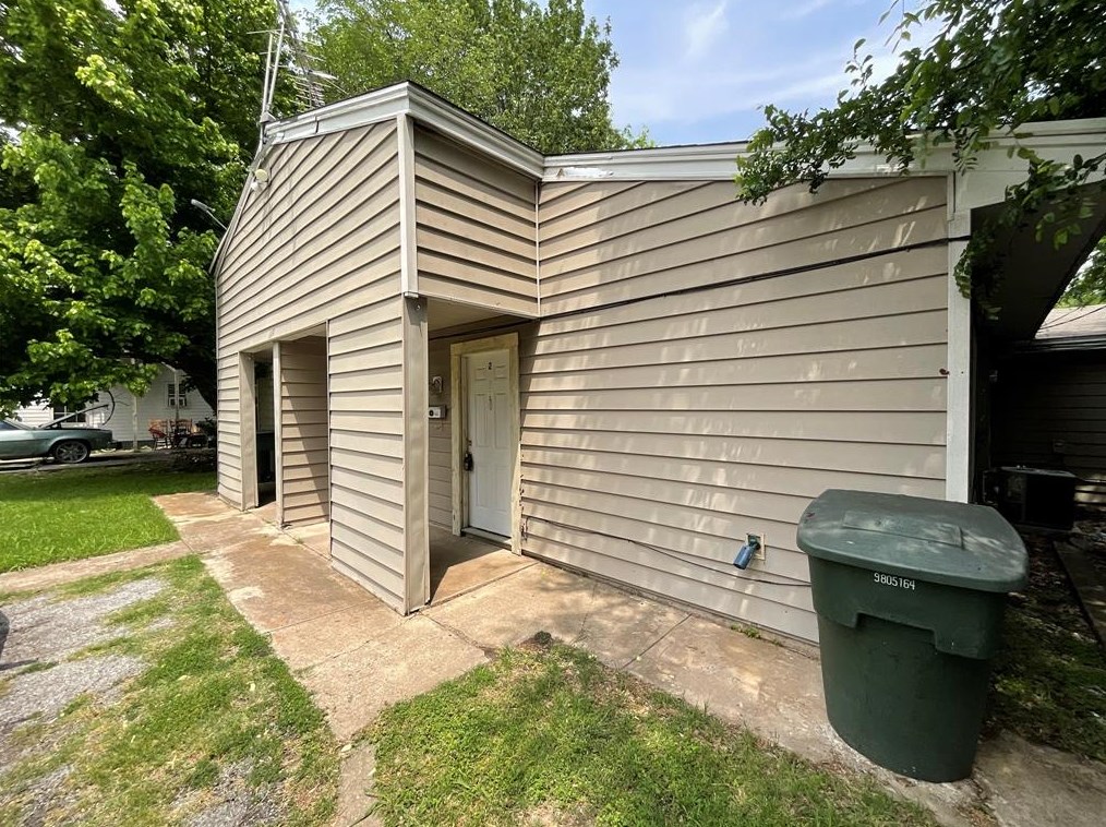 816 Crockett St, Sherman, TX 75090-4924