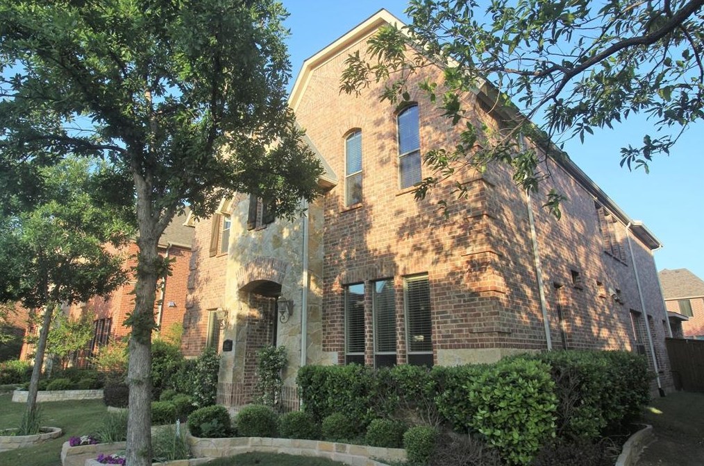 8612 Lindenwood Ln, Irving, TX 75063