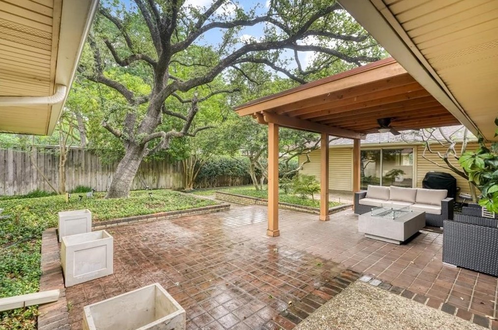 13421 Tangleridge Ln, Dallas TX exterior