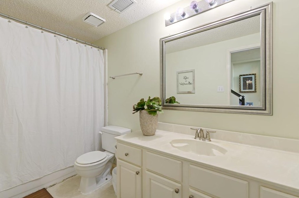 1624 Ariel Dr, Mesquite TX 75181-1776 exterior