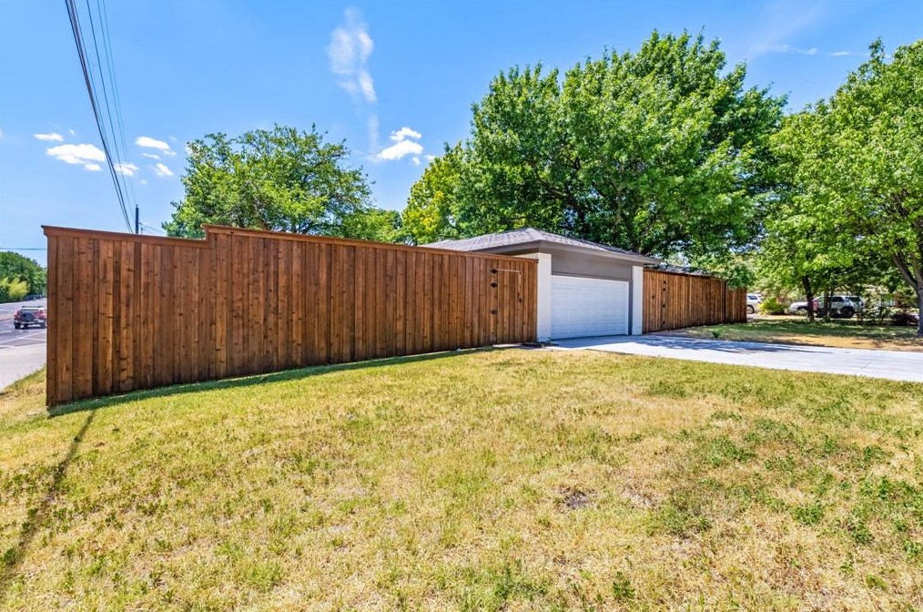 6937 Greentree Ln, Dallas, TX 75214