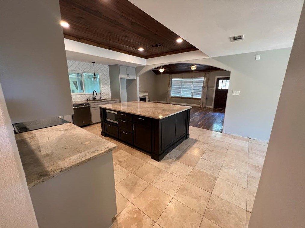 605 Briarwood Trl, Joshua, TX 76058-4830