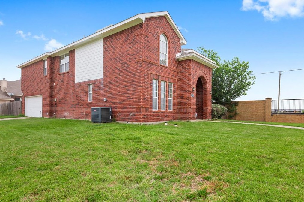 3329 Stream Side Ct, Mesquite, TX 75181-4294
