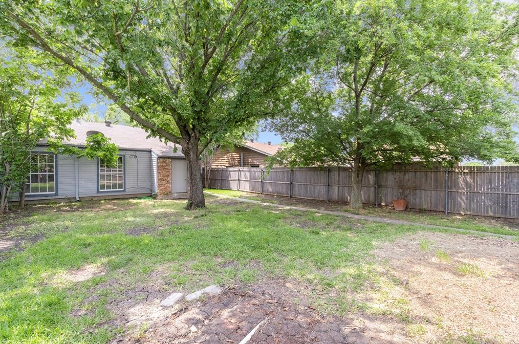 1419 Butterfield Dr, Mesquite TX 75150-6002 exterior