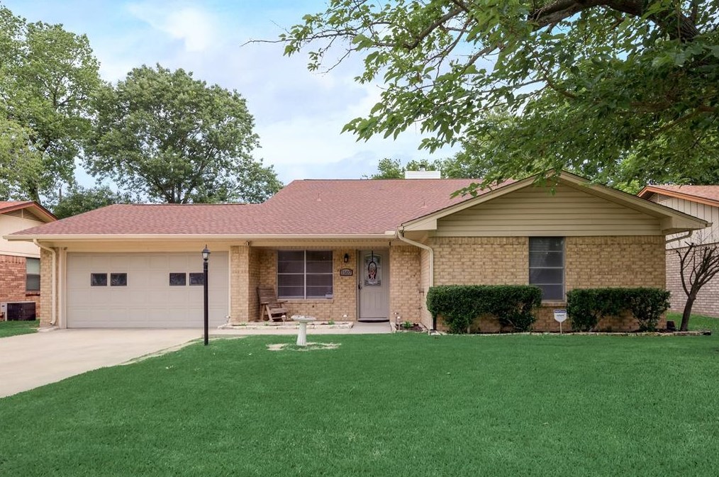 1507 Lynwood St, Whitesboro, TX 76240-5854