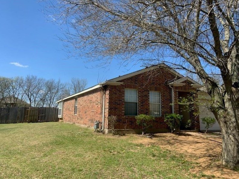 1903 Citadel Dr, Oak Leaf, TX 75154