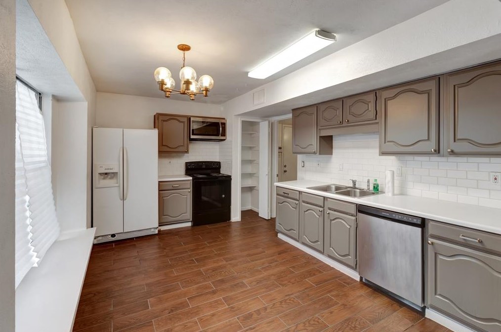 4521 Mariner Dr, Rowlett TX 75088-8949 exterior