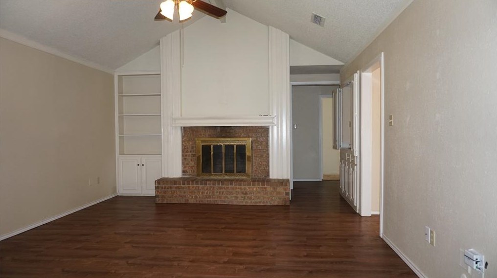 5341 Bob Dr, Fort Worth, TX 76180