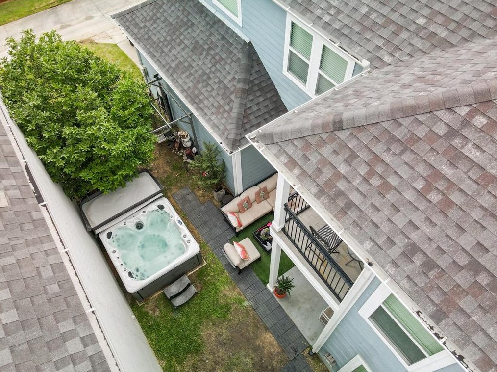 2225 Longwood Dr, Carrollton TX 75010-4911 exterior