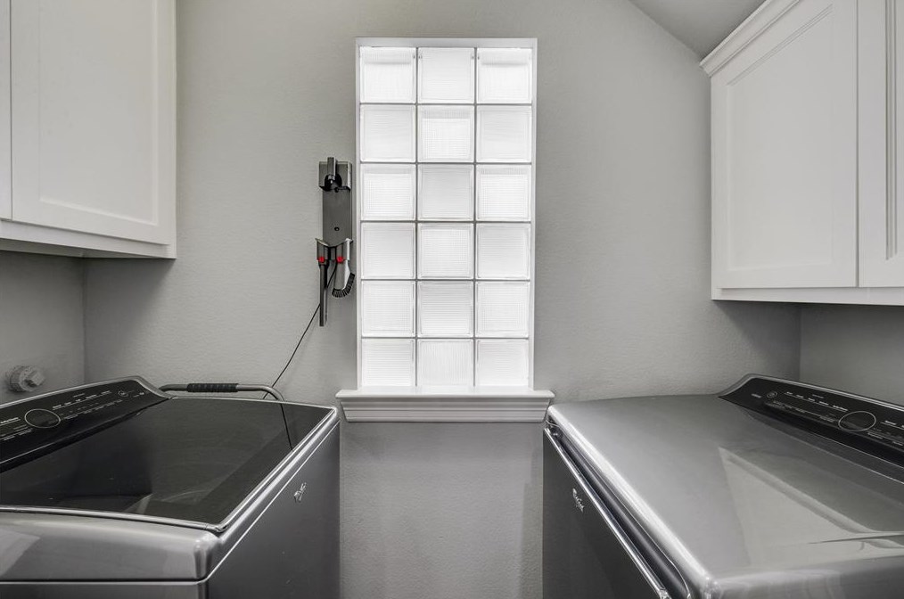 2225 Longwood Dr, Carrollton TX 75010-4911 exterior