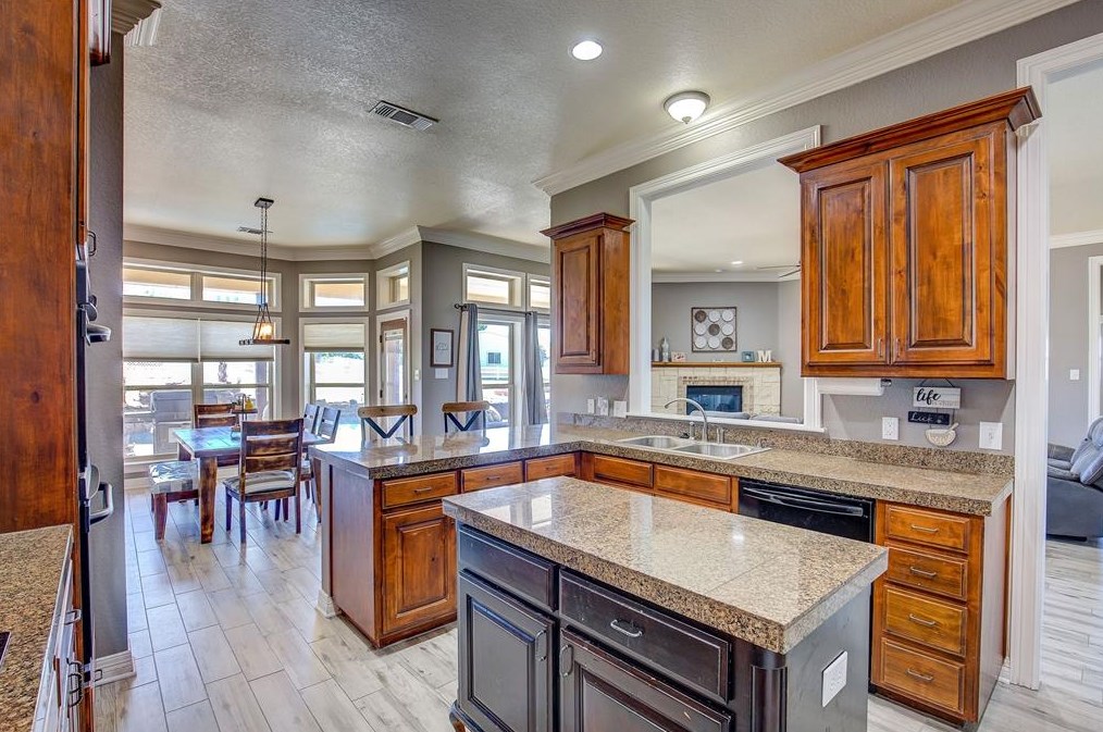 14300 Meadow Grove Dr, Haslet, TX 76052-2404