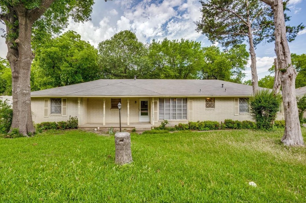 307 Pecan Dr, Desoto, TX 75115-4931