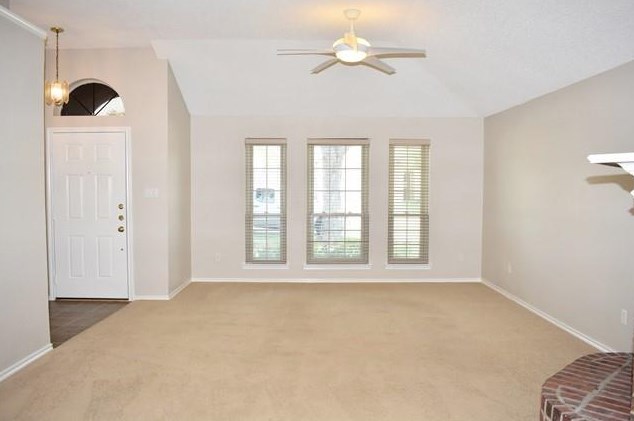 10813 Edgewater Dr, Fort Worth, TX 76126