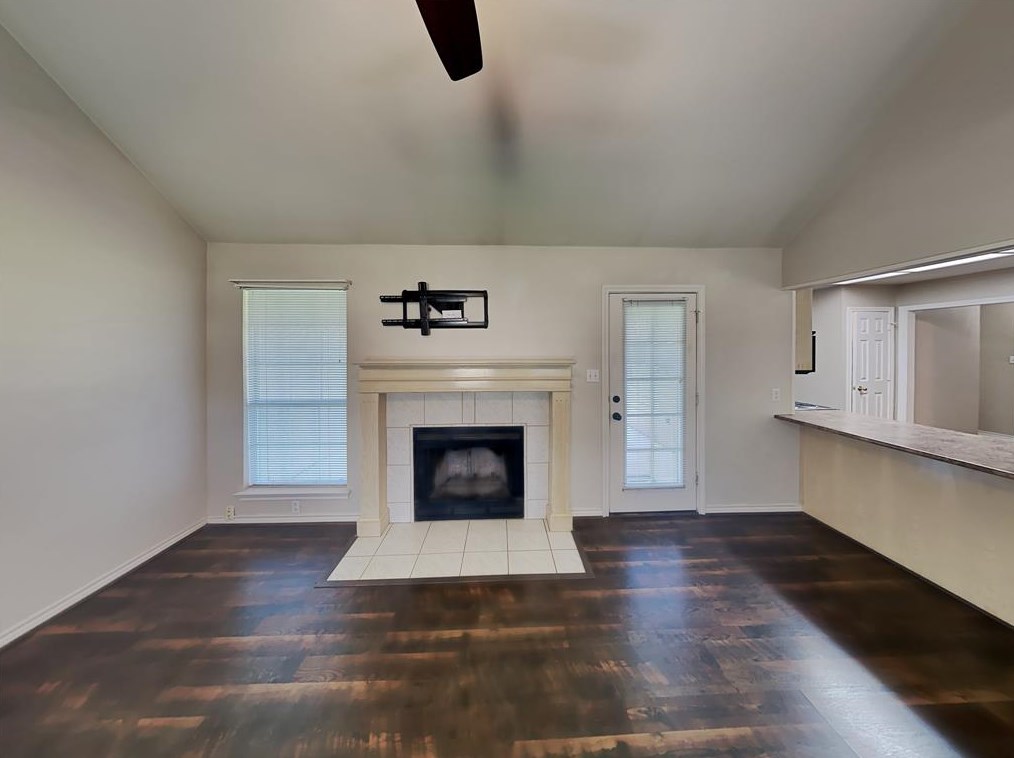 408 Hillside Dr, Aledo, TX 76008