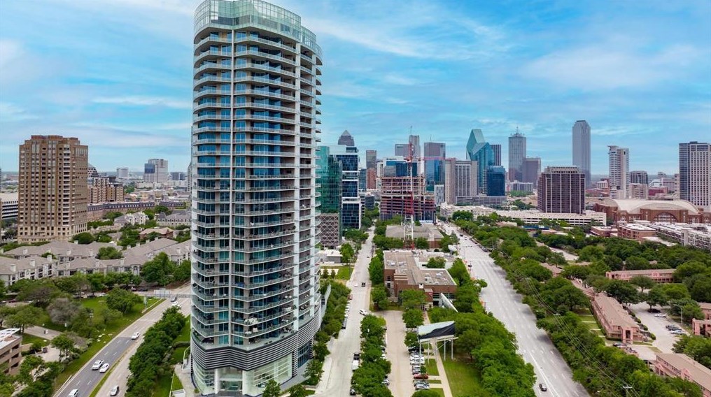 3130 N Harwood St #1203, Dallas, TX 75201
