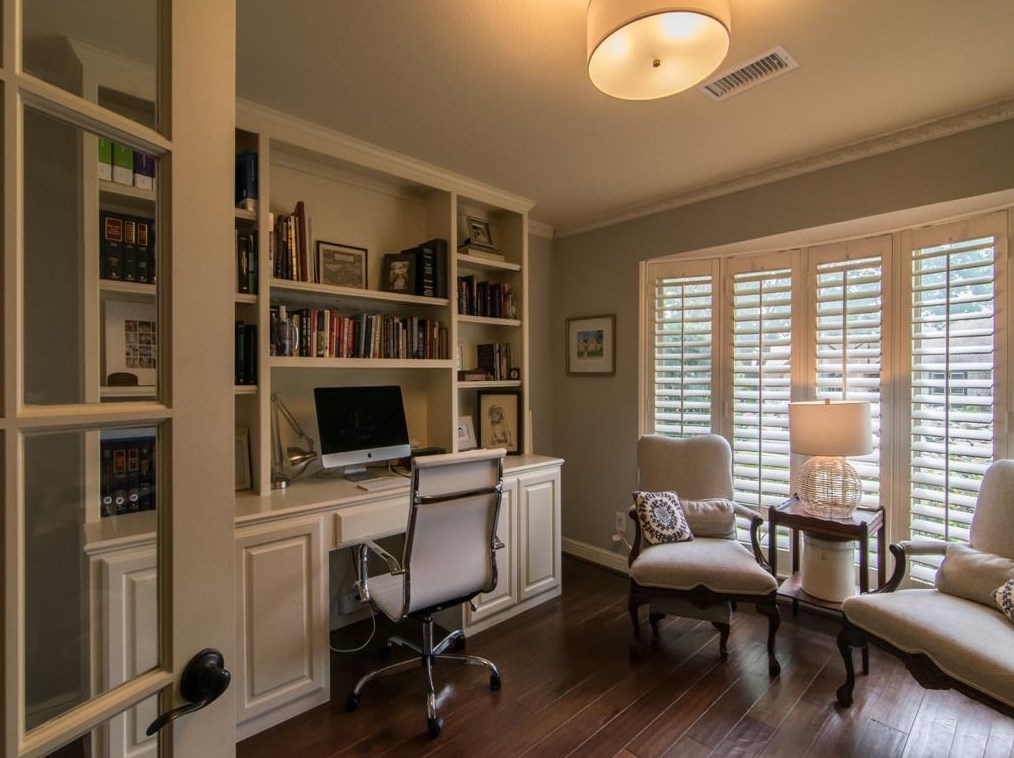 6801 Ledyard Dr, Dallas TX  75248-2210 exterior