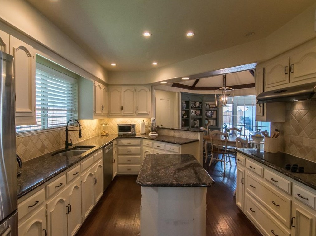 6801 Ledyard Dr, Dallas TX  75248-2210 exterior