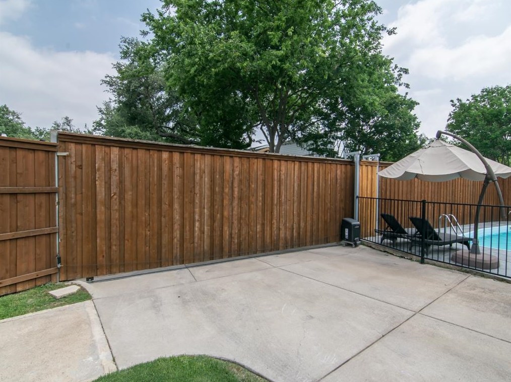 6801 Ledyard Dr, Dallas TX  75248-2210 exterior