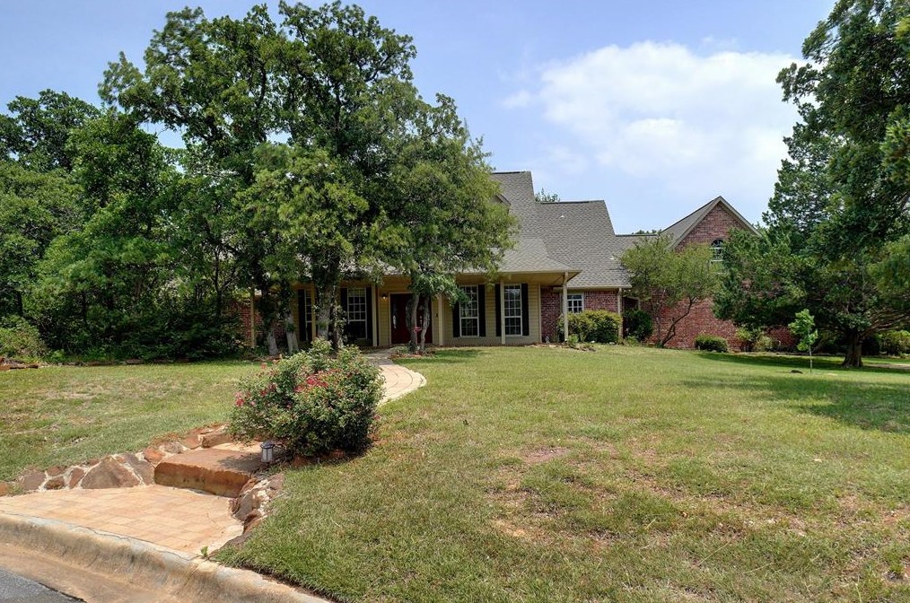 420 Surrey Ln, Argyle, TX 76226