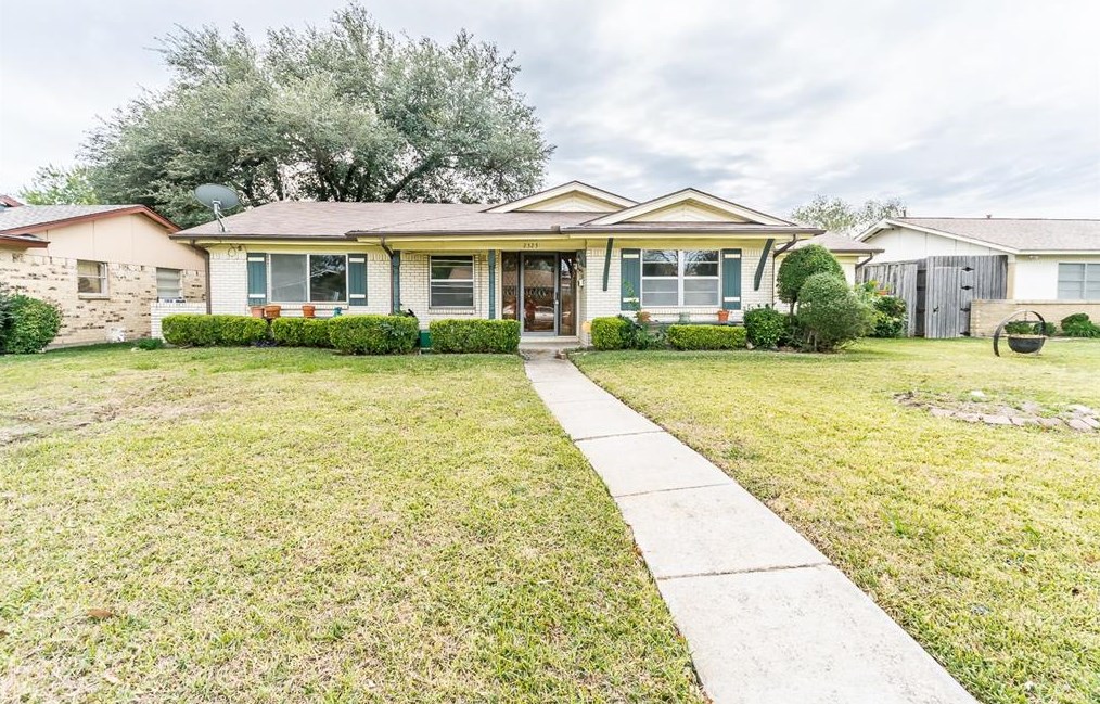 2323 Luau St, Mesquite, TX 75150