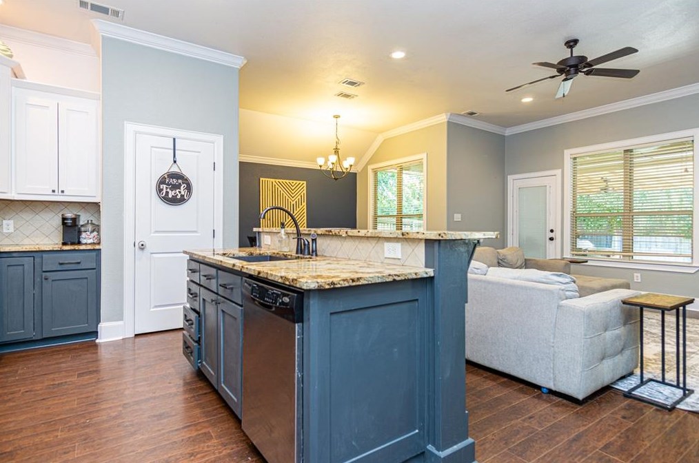 328 Rita Dr, Hide A Way, TX 75771-3553