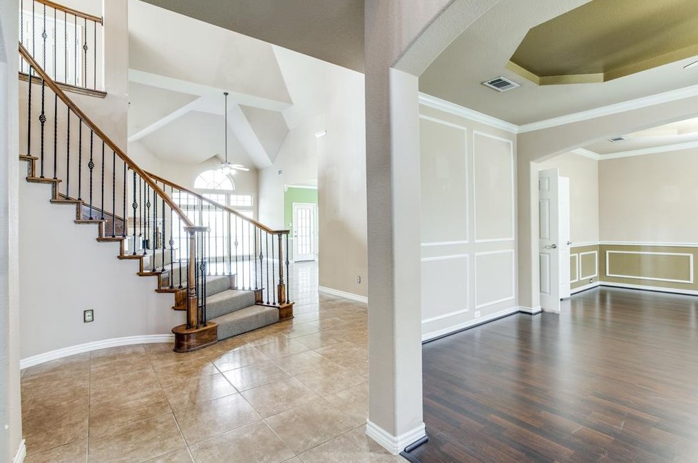100 Hartley Ln, Oak Leaf, TX 75154-8877