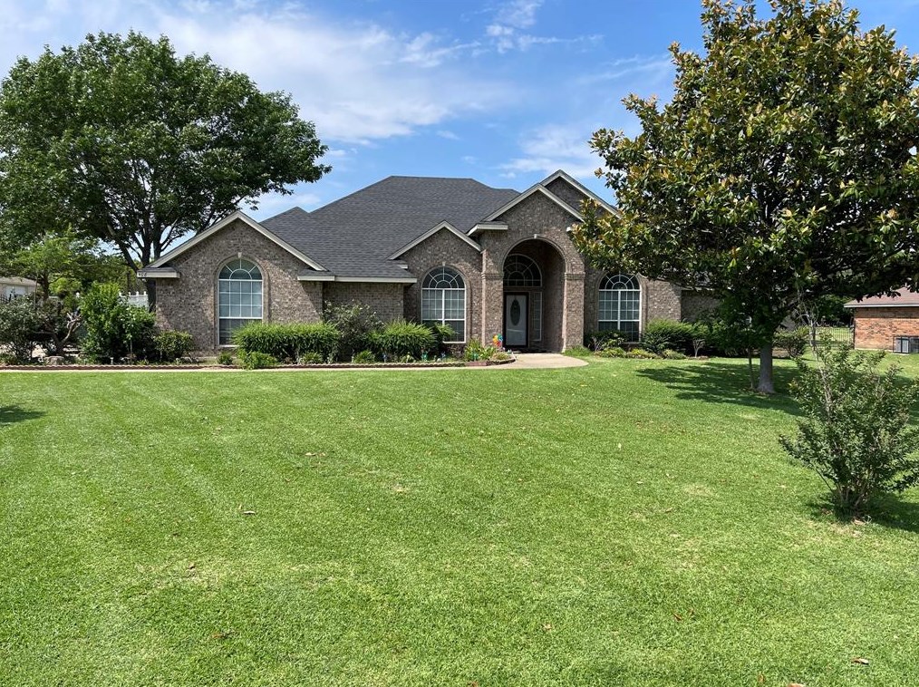 408 Country Ridge Ln, Oak Leaf, TX 75154-3993
