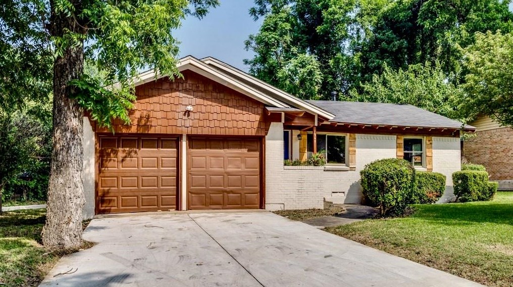 1560 Serenade Ln, Dallas, TX 75241-2123