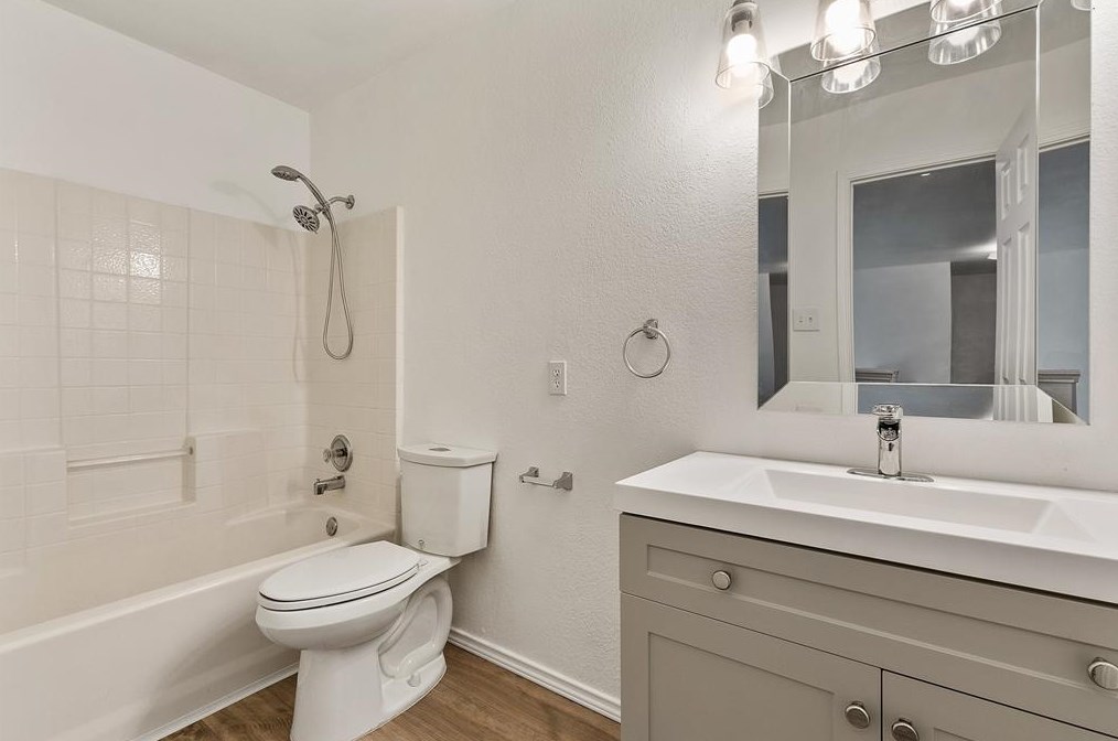 8601 Seafield Ln, Rowlett TX 75089-8311 exterior