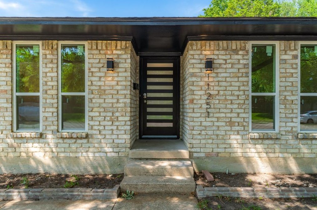 11251 Mccree Rd, Dallas, TX 75238-3213