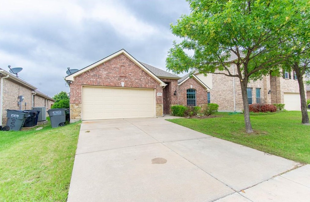 2655 Lake Ridge Dr, Oak Point, TX 75068