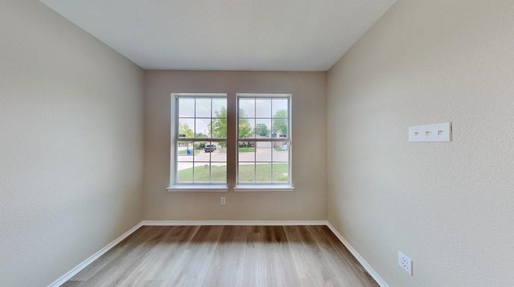 1653 Sax Leigh Dr, Dallas, TX 75241-3767