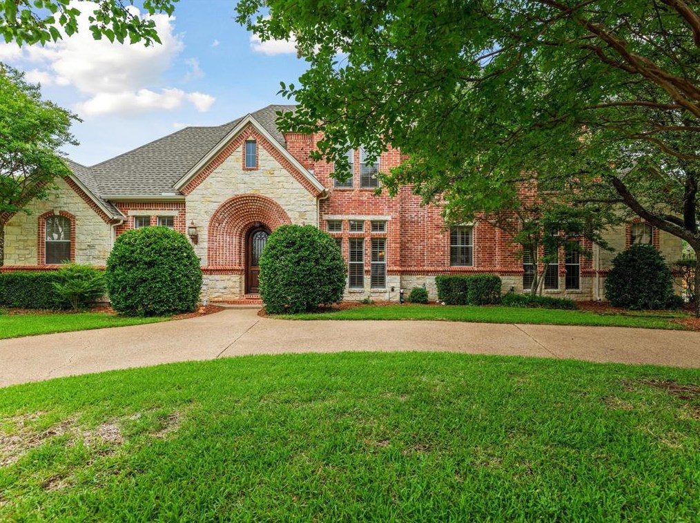 1204 Castle Cove Ln, Roanoke, TX 76262-4918