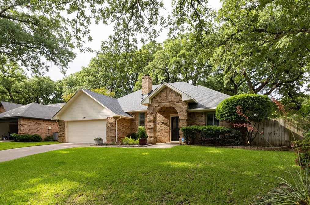 2141 Winding Creek Ct, Grapevine, TX 76051-7253
