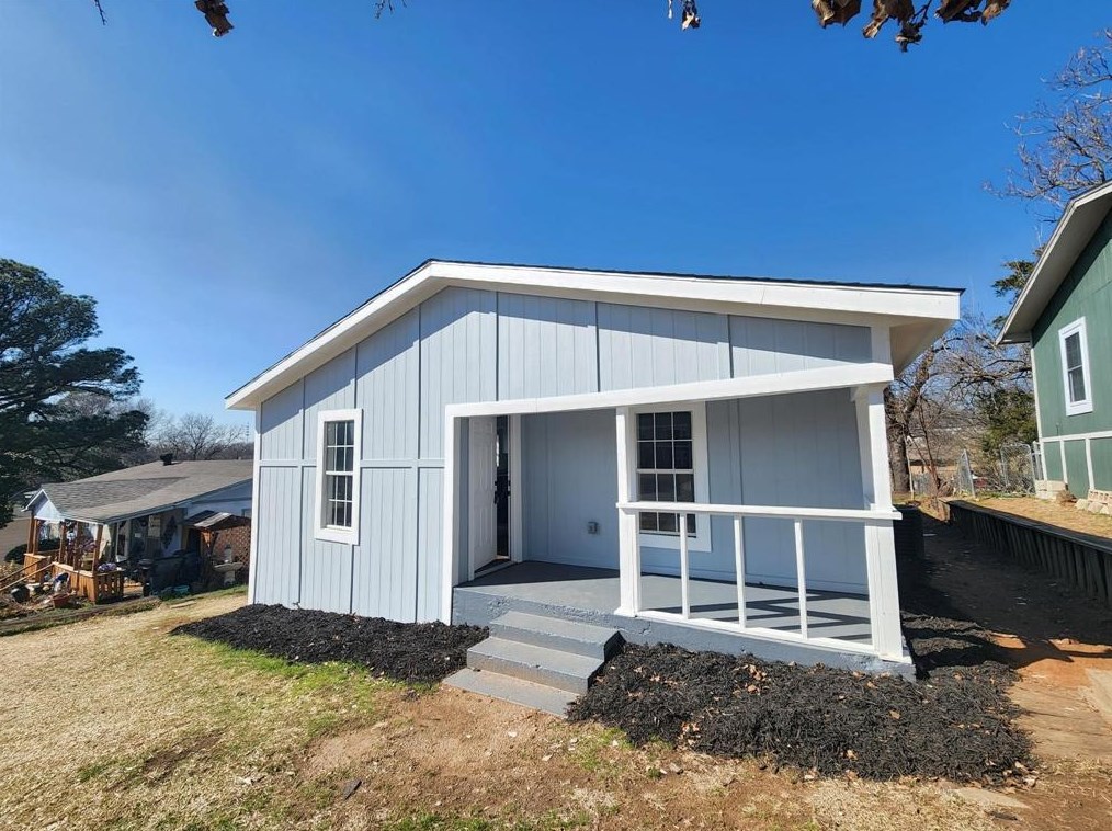 1217 W Nelson St, Denison, TX 75020