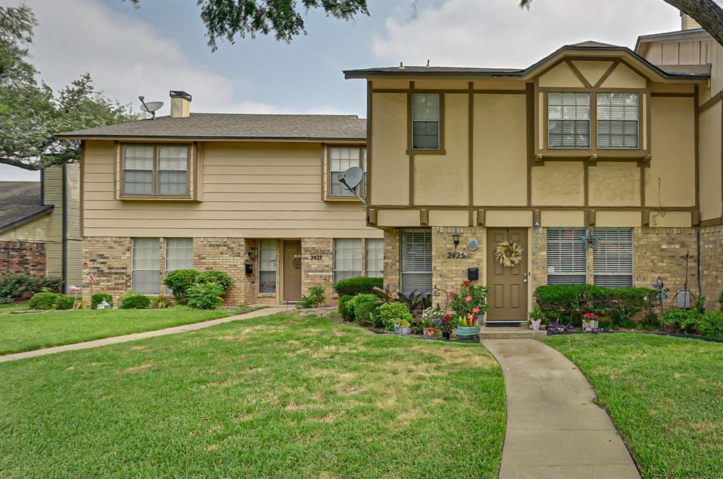 2423 Embassy Ct, Arlington, TX 76013-1326