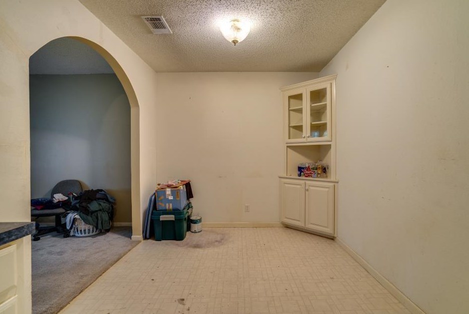 706 W State St, Terrell, TX 75160