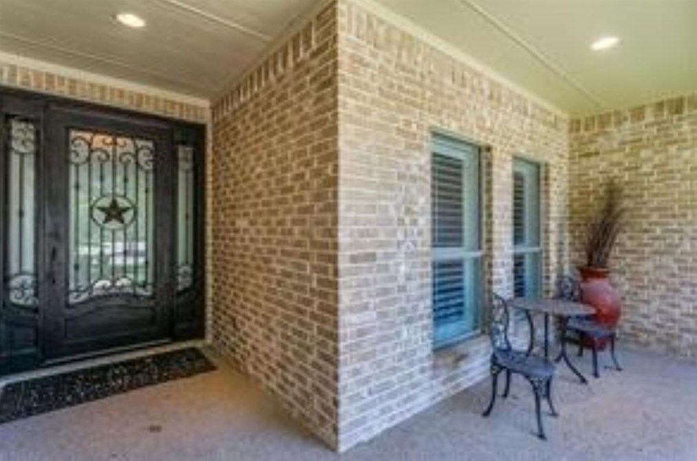7029 Brierhollow Ct, Fort Worth, TX 76132