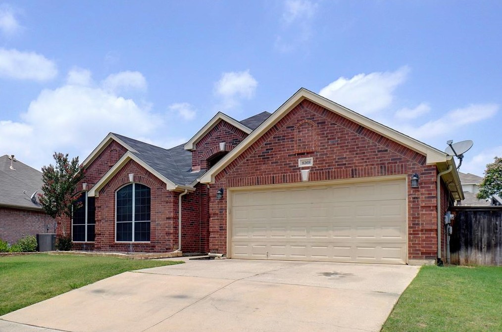 8369 Everglades Cir, Fort Worth, TX 76137