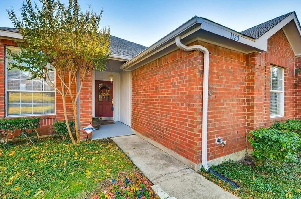 1120 Holly Dr, Carrollton, TX 75010
